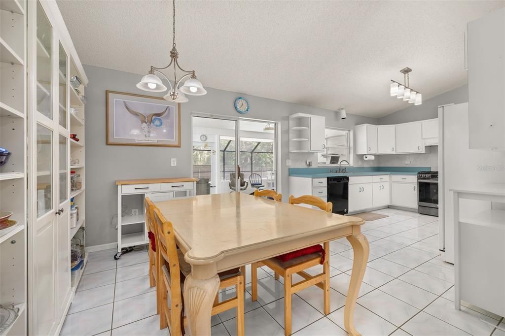 For Sale: $343,000 (3 beds, 2 baths, 1629 Square Feet)