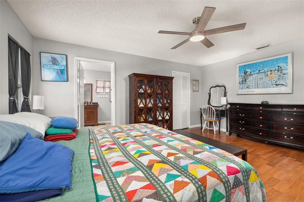 For Sale: $343,000 (3 beds, 2 baths, 1629 Square Feet)