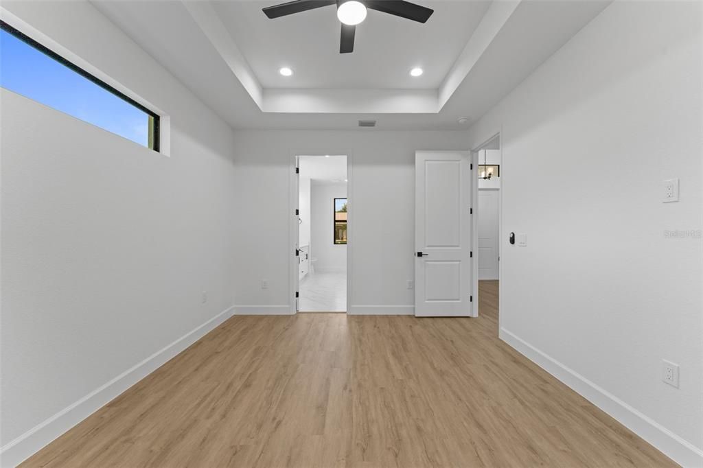 На продажу: $399,900 (3 спален, 2 ванн, 1750 Квадратных фут)