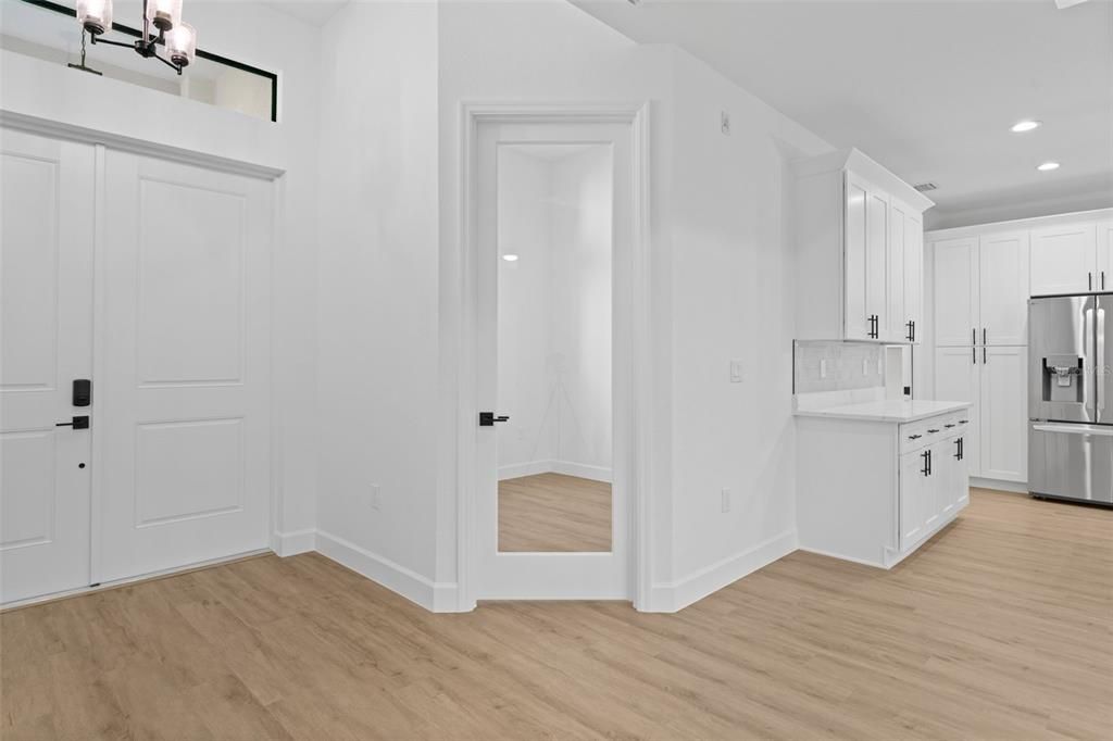 На продажу: $399,900 (3 спален, 2 ванн, 1750 Квадратных фут)