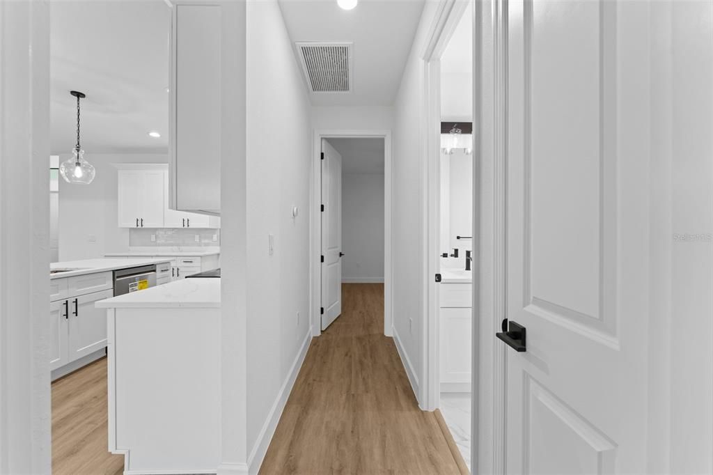На продажу: $399,900 (3 спален, 2 ванн, 1750 Квадратных фут)