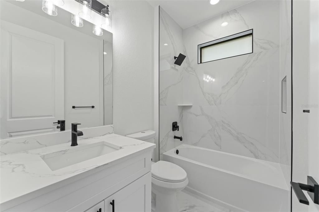 На продажу: $399,900 (3 спален, 2 ванн, 1750 Квадратных фут)