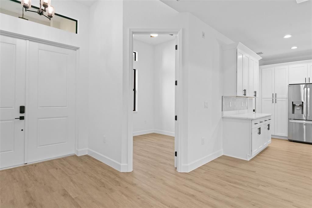 На продажу: $399,900 (3 спален, 2 ванн, 1750 Квадратных фут)