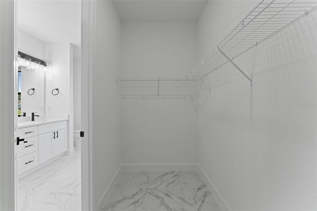 На продажу: $399,900 (3 спален, 2 ванн, 1750 Квадратных фут)