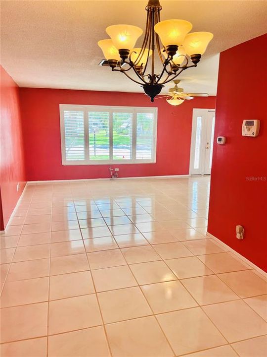 En Venta: $369,900 (2 camas, 2 baños, 1649 Pies cuadrados)