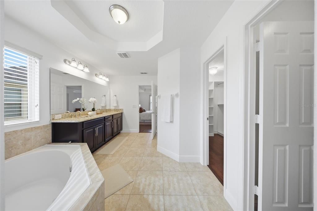 En Venta: $795,000 (5 camas, 4 baños, 3566 Pies cuadrados)