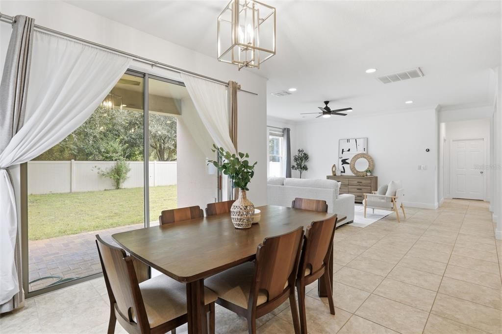 En Venta: $795,000 (5 camas, 4 baños, 3566 Pies cuadrados)