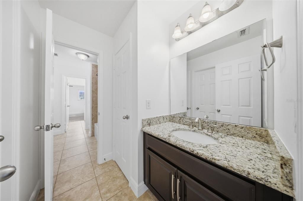 En Venta: $795,000 (5 camas, 4 baños, 3566 Pies cuadrados)
