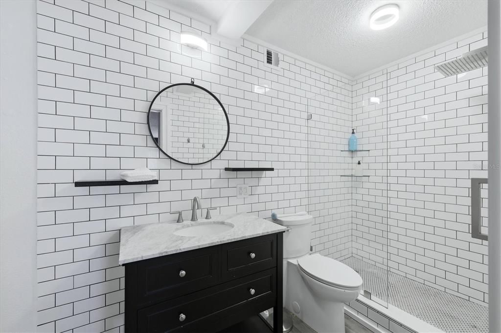 En Venta: $125,000 (0 camas, 1 baños, 348 Pies cuadrados)