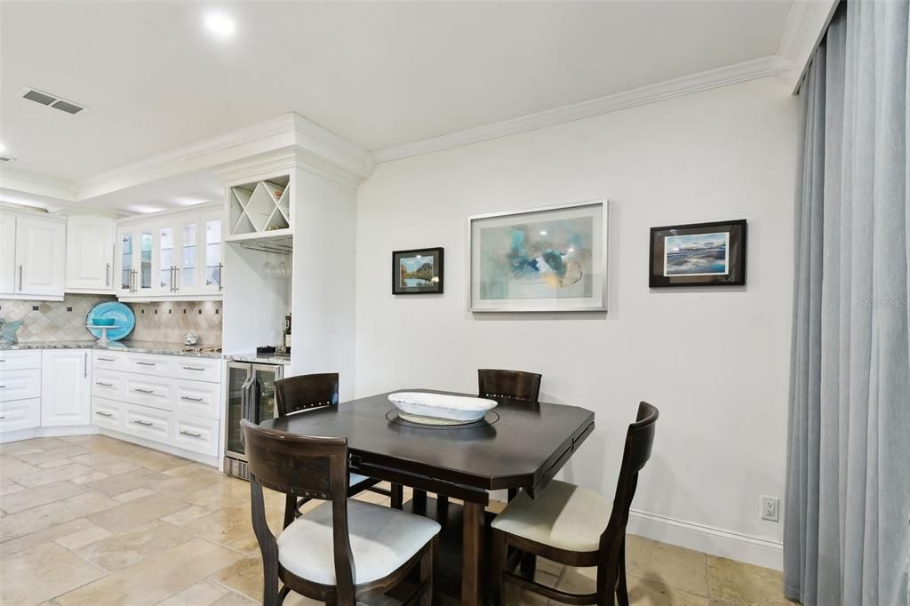 En Venta: $450,000 (2 camas, 2 baños, 1210 Pies cuadrados)