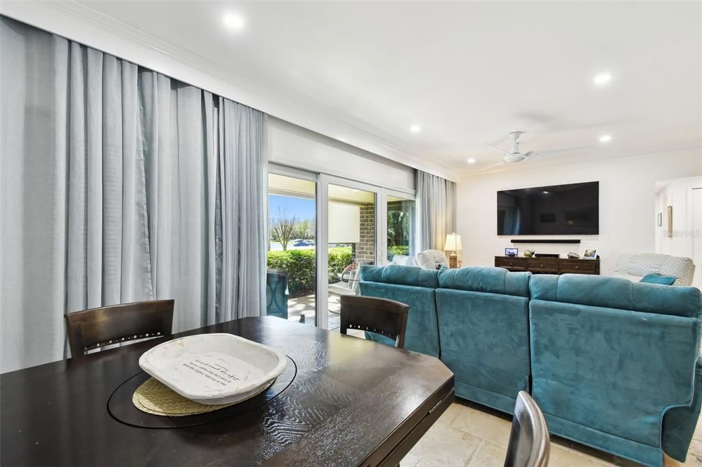 En Venta: $450,000 (2 camas, 2 baños, 1210 Pies cuadrados)