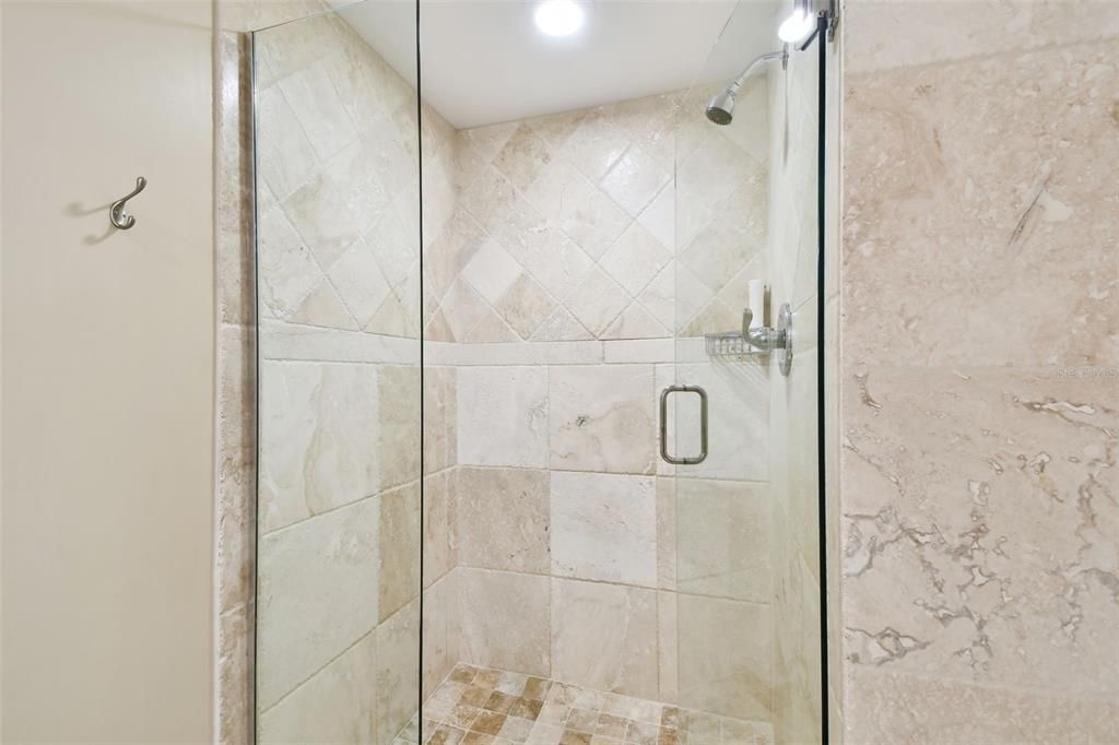En Venta: $450,000 (2 camas, 2 baños, 1210 Pies cuadrados)