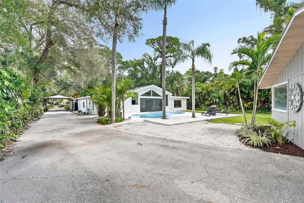 En Venta: $1,050,000 (3 camas, 3 baños, 2577 Pies cuadrados)