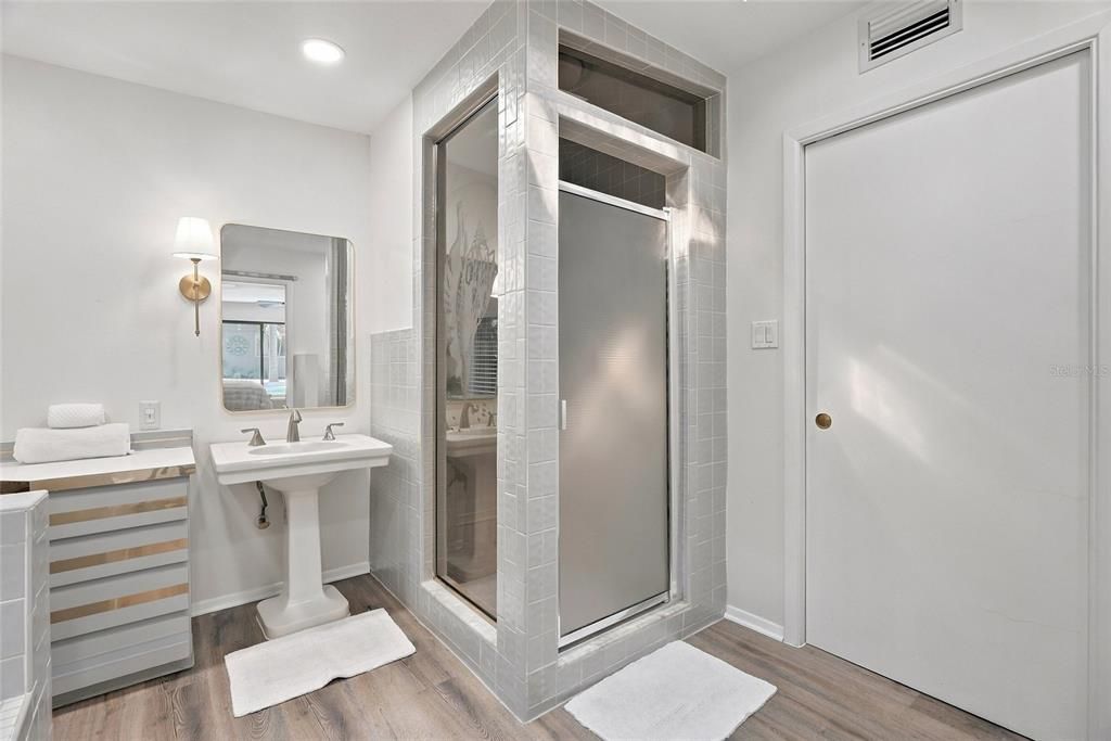 En Venta: $1,050,000 (3 camas, 3 baños, 2577 Pies cuadrados)