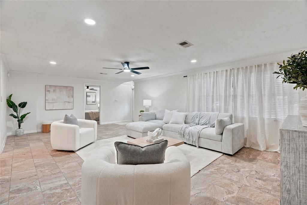 En Venta: $1,050,000 (3 camas, 3 baños, 2577 Pies cuadrados)