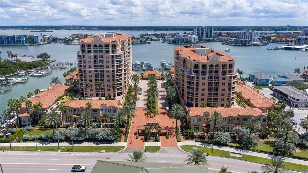 For Sale: $1,099,000 (2 beds, 2 baths, 1619 Square Feet)