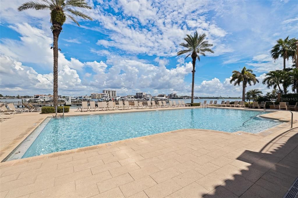 For Sale: $1,099,000 (2 beds, 2 baths, 1619 Square Feet)