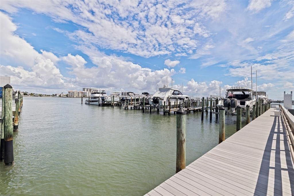 For Sale: $1,099,000 (2 beds, 2 baths, 1619 Square Feet)