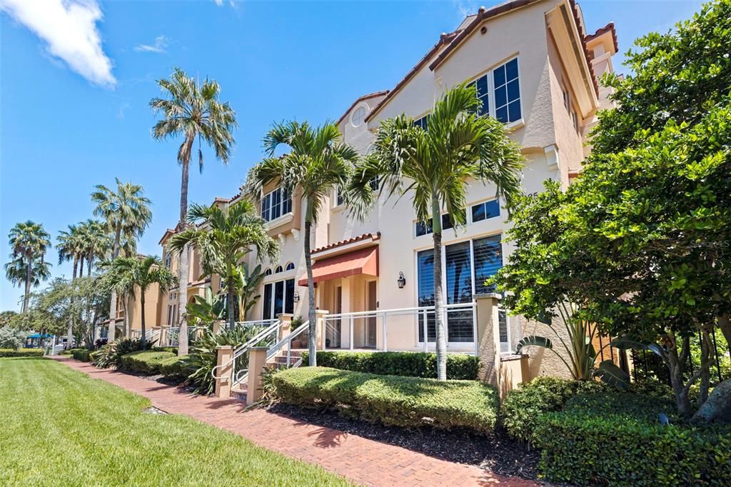 For Sale: $1,099,000 (2 beds, 2 baths, 1619 Square Feet)