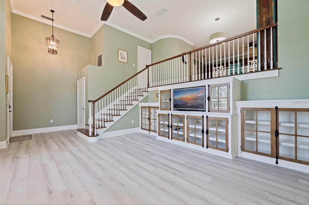 For Sale: $1,099,000 (2 beds, 2 baths, 1619 Square Feet)
