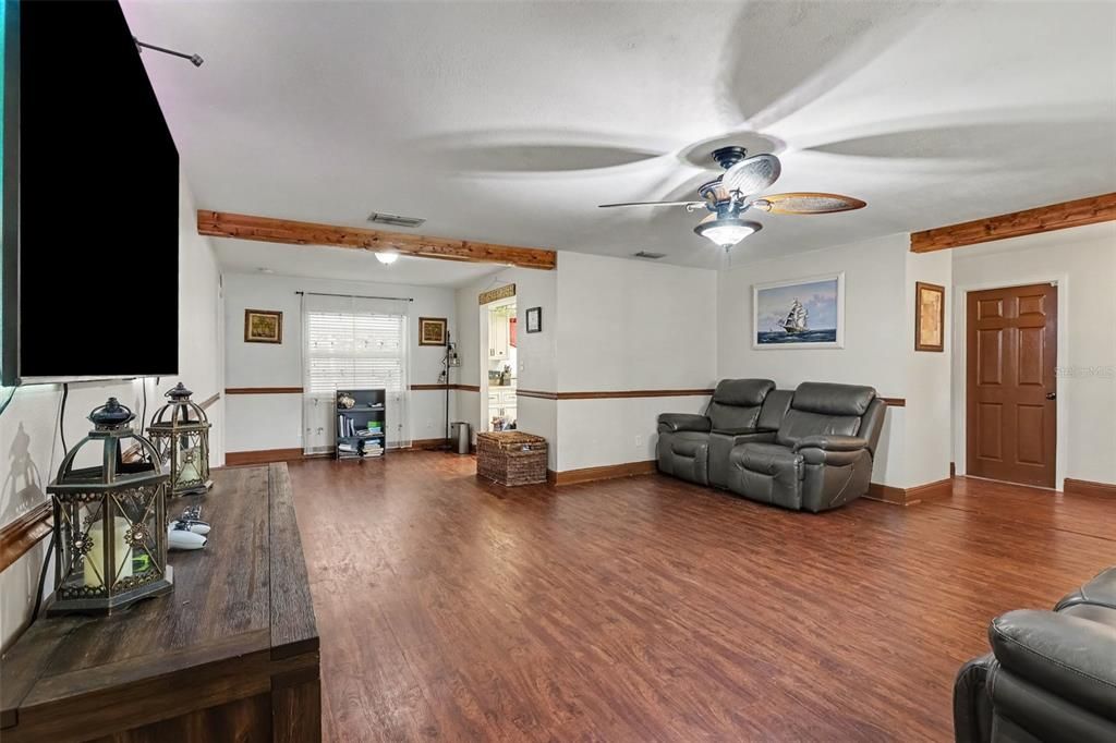 For Sale: $339,900 (3 beds, 2 baths, 1626 Square Feet)