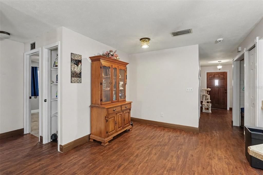 For Sale: $339,900 (3 beds, 2 baths, 1626 Square Feet)