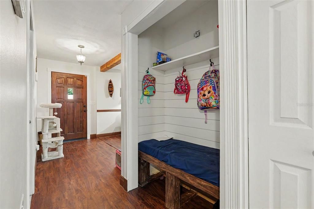 For Sale: $339,900 (3 beds, 2 baths, 1626 Square Feet)