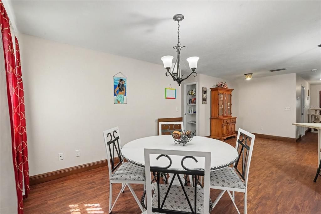 For Sale: $339,900 (3 beds, 2 baths, 1626 Square Feet)