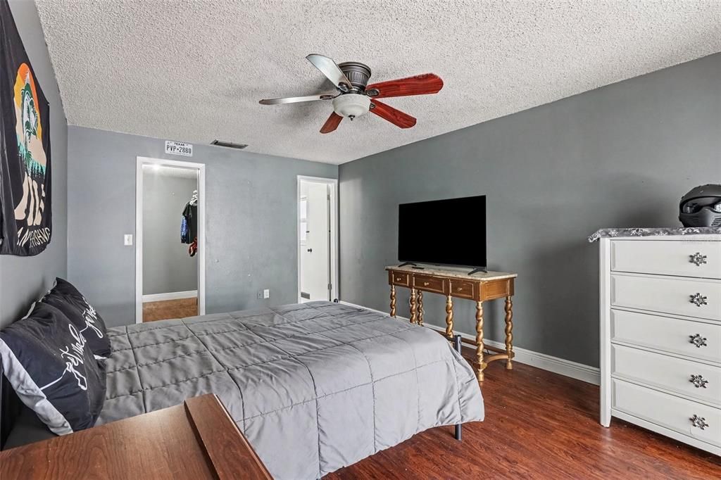 For Sale: $339,900 (3 beds, 2 baths, 1626 Square Feet)