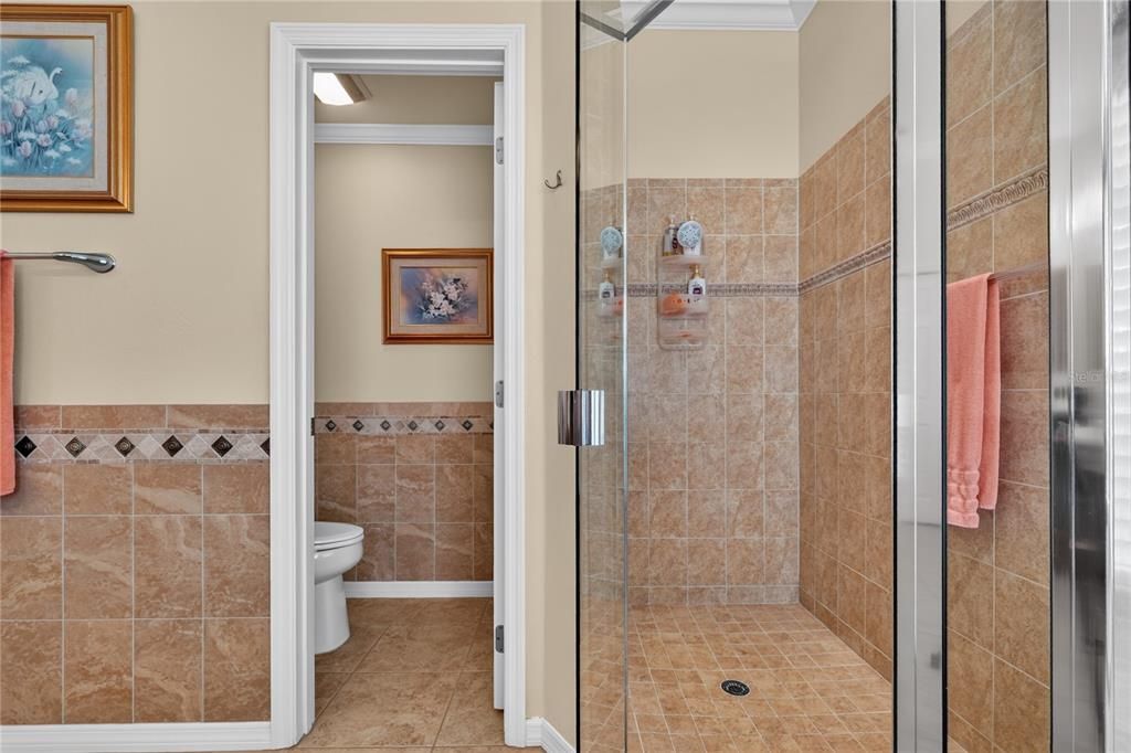 En Venta: $700,000 (4 camas, 3 baños, 2999 Pies cuadrados)