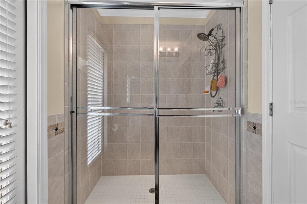 En Venta: $700,000 (4 camas, 3 baños, 2999 Pies cuadrados)