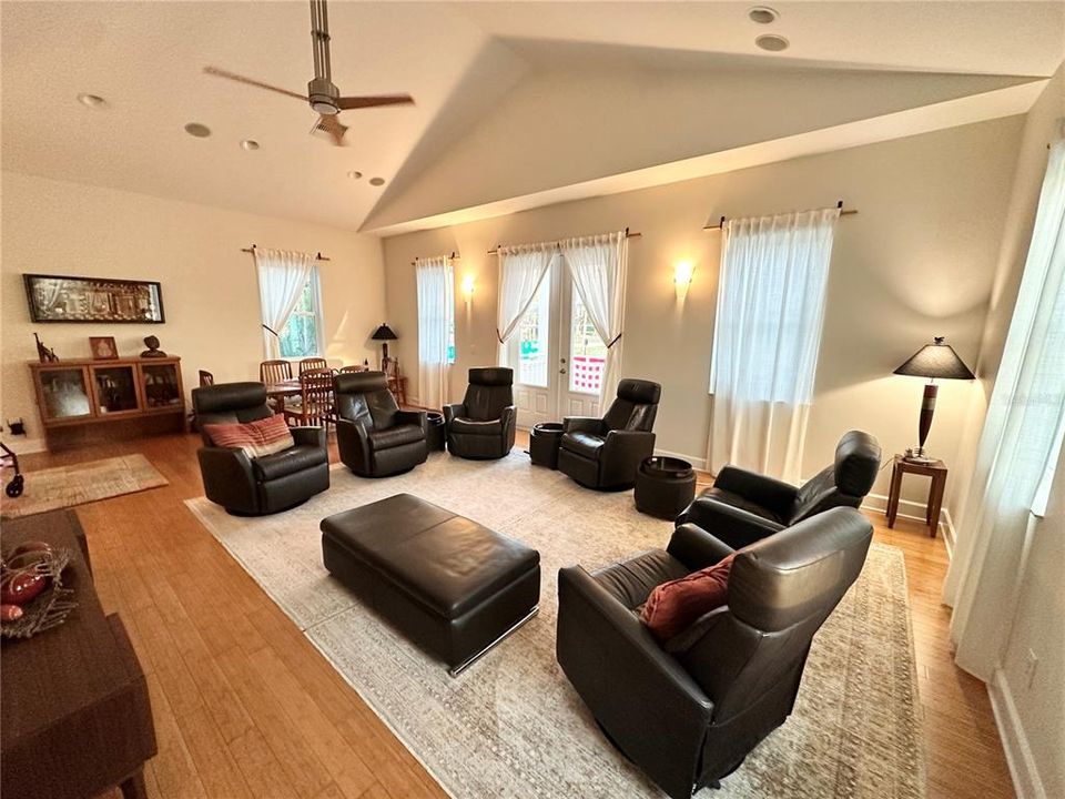 For Sale: $1,595,000 (0 beds, 0 baths, 3333 Square Feet)
