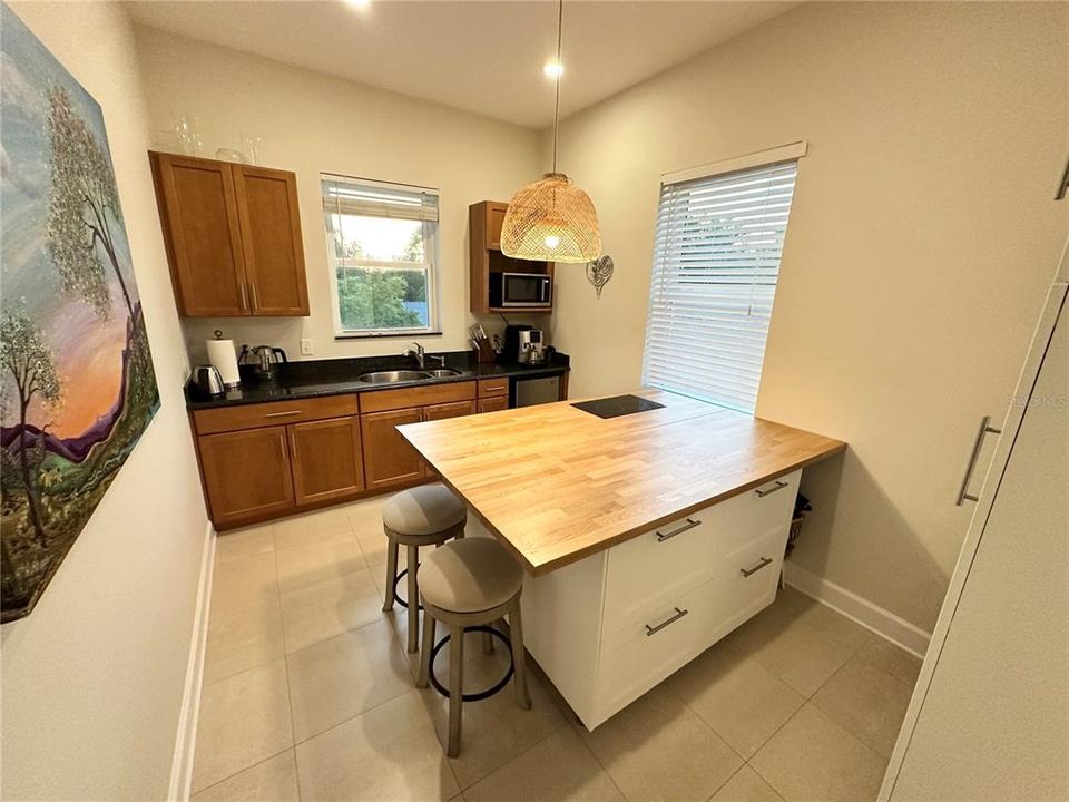 For Sale: $1,595,000 (0 beds, 0 baths, 3333 Square Feet)