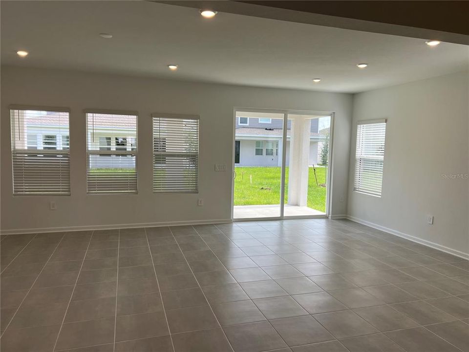 For Rent: $3,400 (4 beds, 3 baths, 2992 Square Feet)