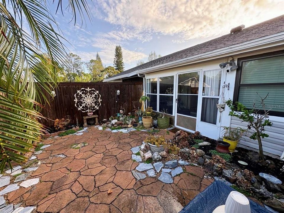 En Venta: $295,000 (2 camas, 2 baños, 1069 Pies cuadrados)
