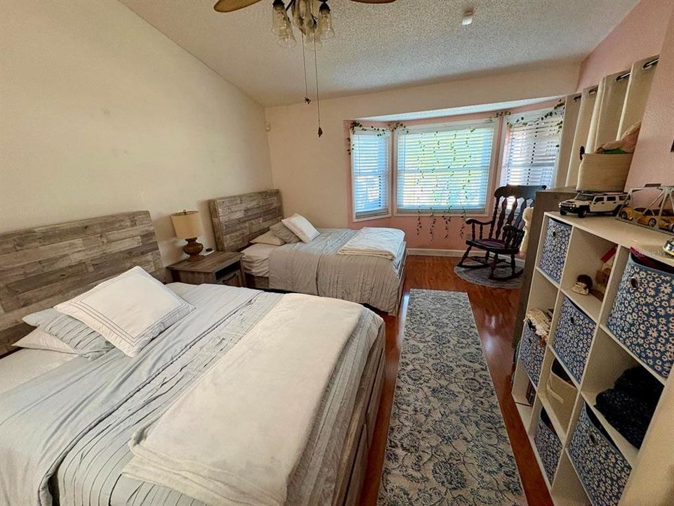 En Venta: $295,000 (2 camas, 2 baños, 1069 Pies cuadrados)