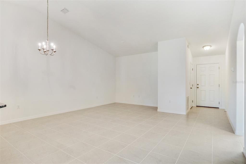 出租: $1,600 (3 贝兹, 2 浴室, 1208 平方英尺)