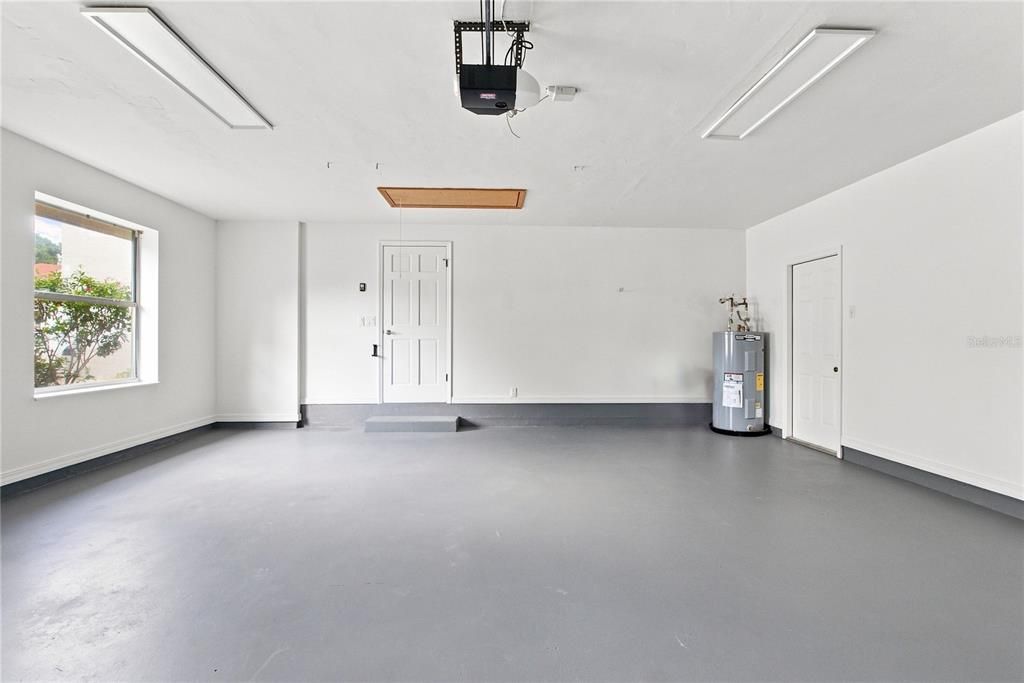 En Venta: $899,000 (4 camas, 3 baños, 2845 Pies cuadrados)