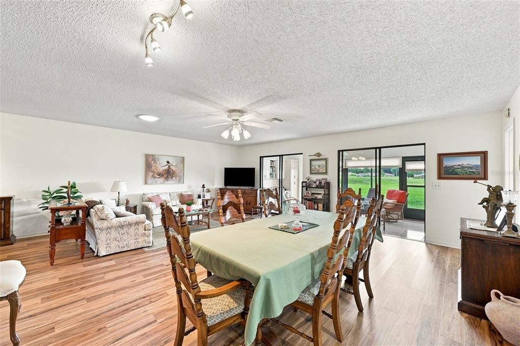 For Sale: $224,900 (2 beds, 2 baths, 1516 Square Feet)