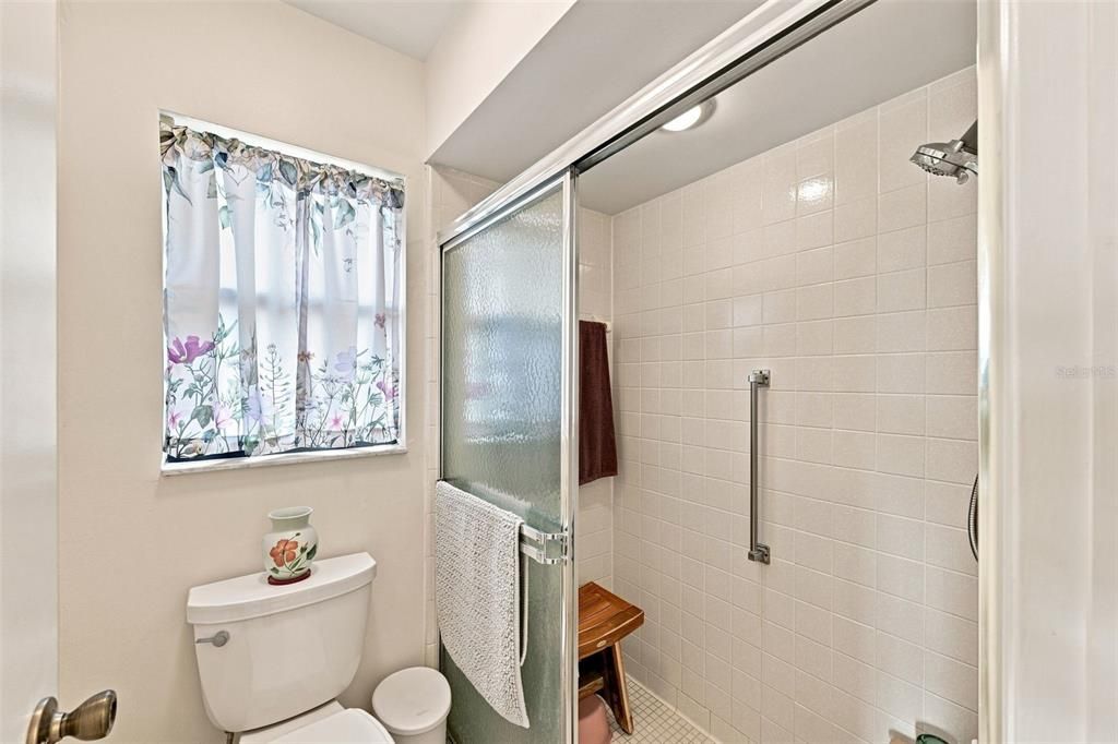 For Sale: $224,900 (2 beds, 2 baths, 1516 Square Feet)