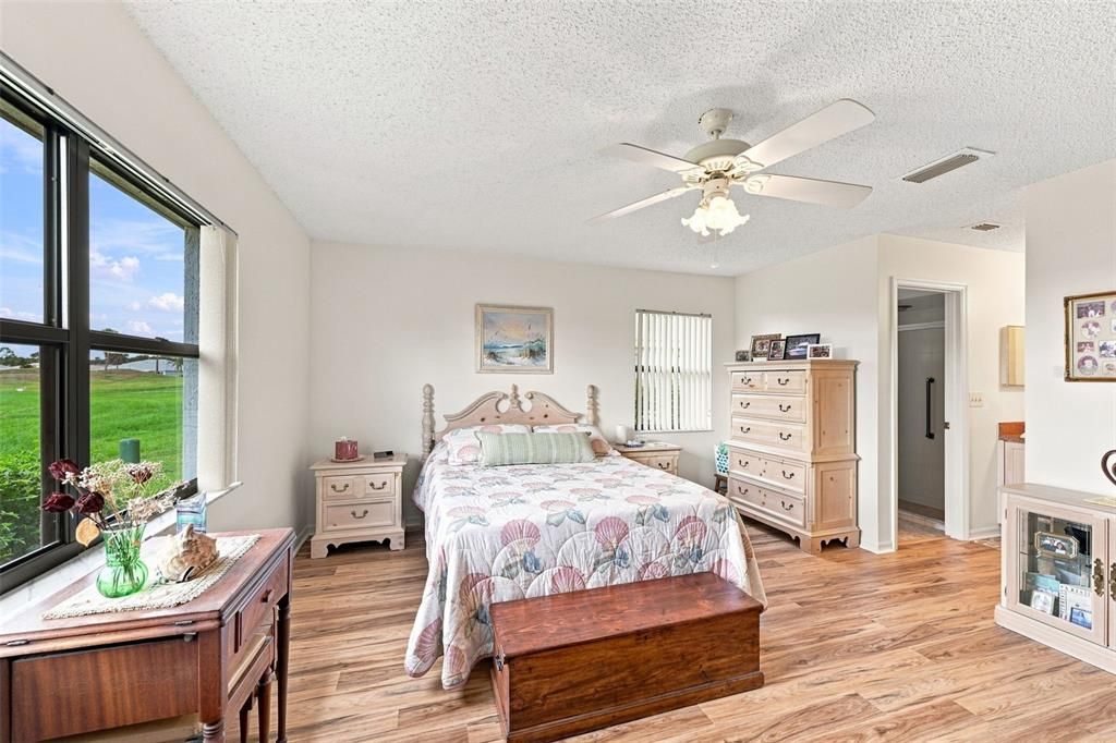 For Sale: $224,900 (2 beds, 2 baths, 1516 Square Feet)