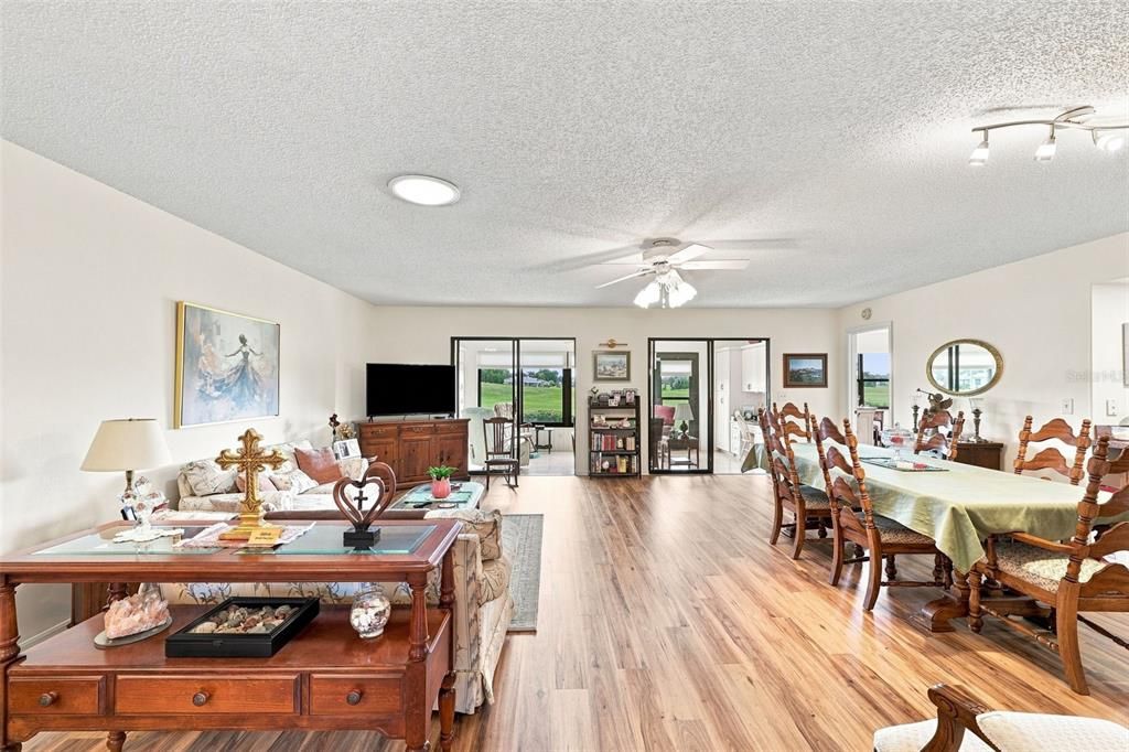 For Sale: $224,900 (2 beds, 2 baths, 1516 Square Feet)