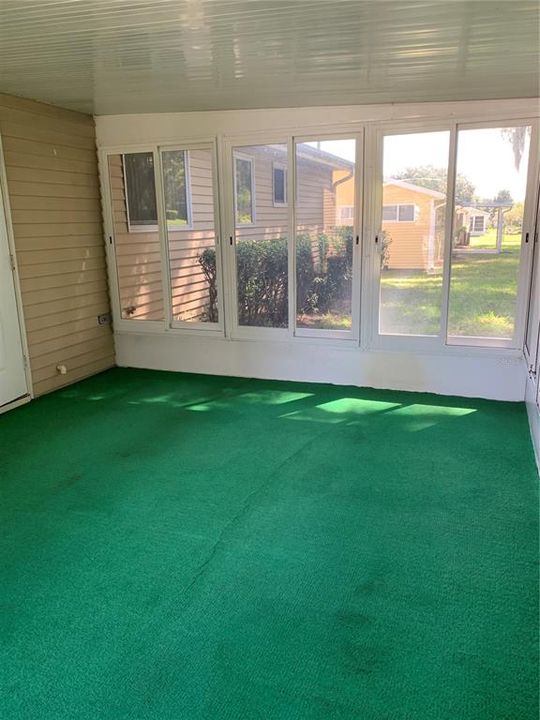 Activo con contrato: $159,900 (2 camas, 2 baños, 988 Pies cuadrados)