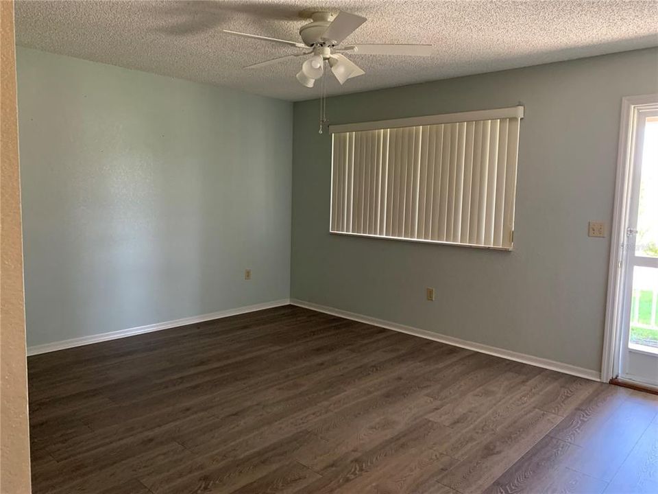 Activo con contrato: $159,900 (2 camas, 2 baños, 988 Pies cuadrados)