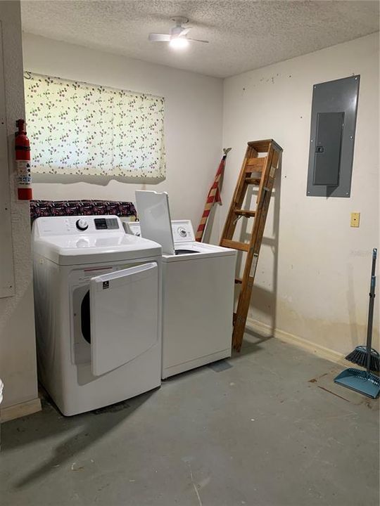 Activo con contrato: $159,900 (2 camas, 2 baños, 988 Pies cuadrados)