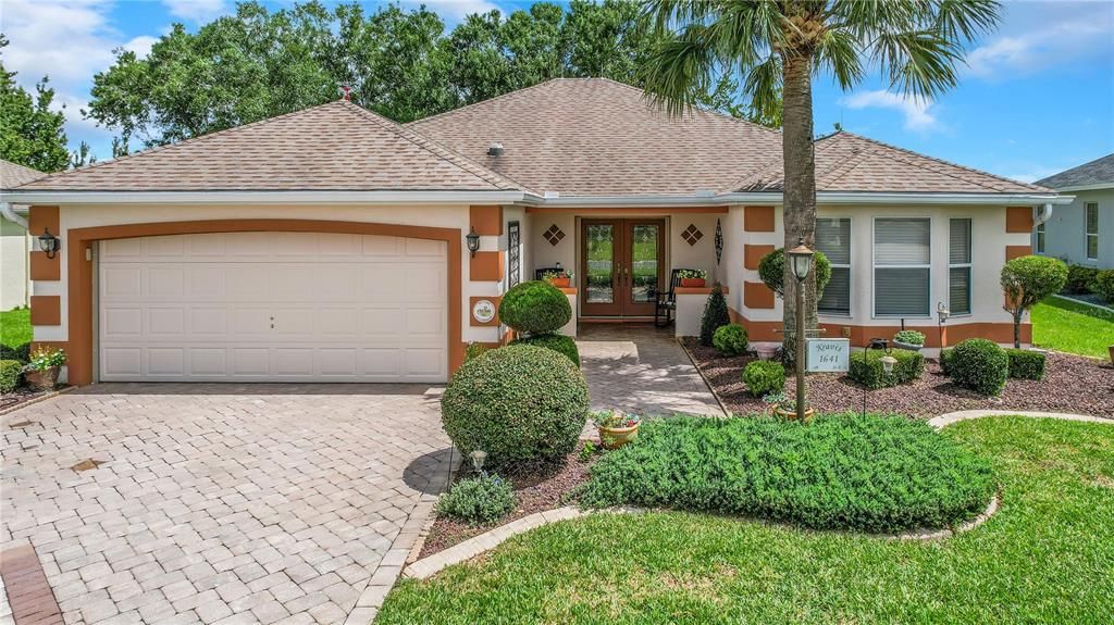 For Sale: $475,000 (2 beds, 2 baths, 2296 Square Feet)