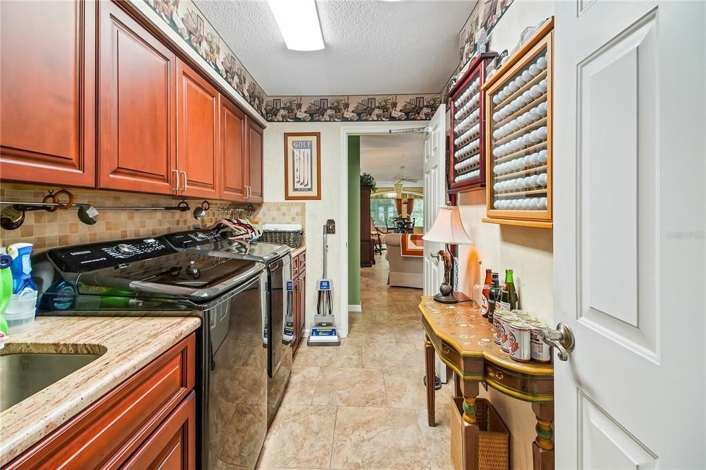 For Sale: $475,000 (2 beds, 2 baths, 2296 Square Feet)