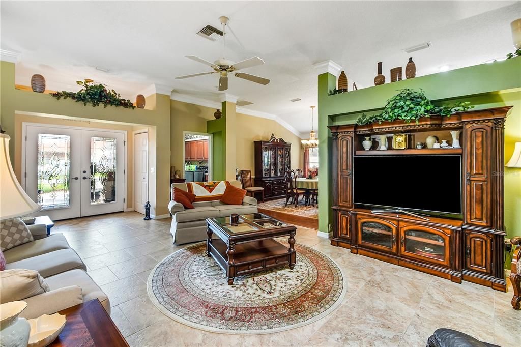 For Sale: $475,000 (2 beds, 2 baths, 2296 Square Feet)
