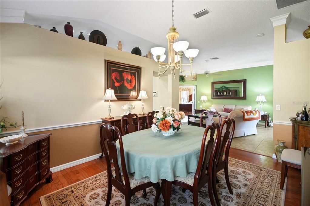 For Sale: $475,000 (2 beds, 2 baths, 2296 Square Feet)