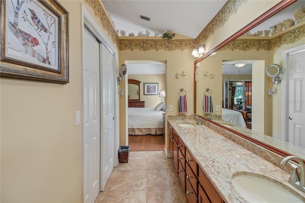For Sale: $475,000 (2 beds, 2 baths, 2296 Square Feet)